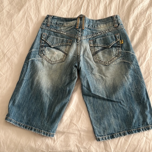 Korean make & TG jeans, size M, fit small. Has front pockets, low waist. - Picture 2 of 3